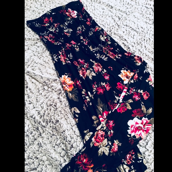 Fashion Nova floral jumpsuit - Picture 2 of 2
